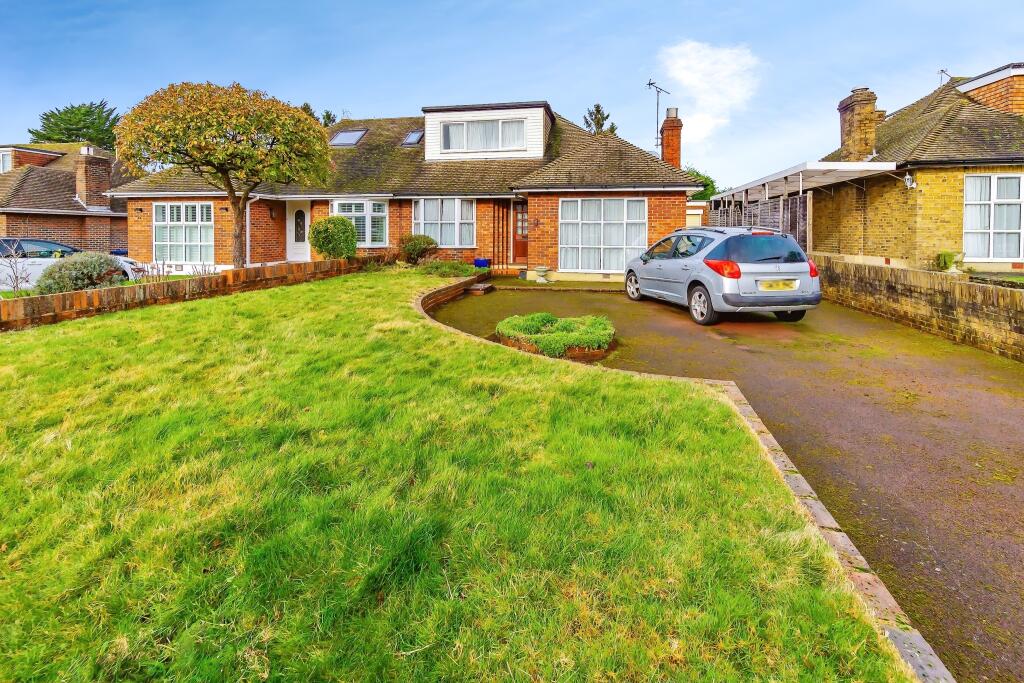 3 bedroom bungalow for sale in Steyning Close, Kenley, CR8