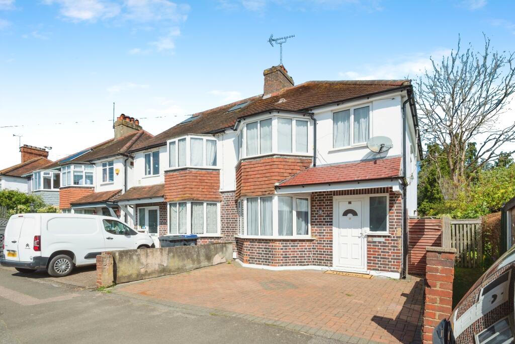 3 bedroom semidetached house for sale in Dilston Road, Leatherhead