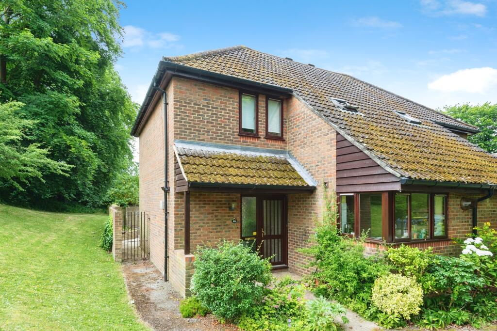 2 bedroom semidetached house for sale in Beechwood Park, Leatherhead