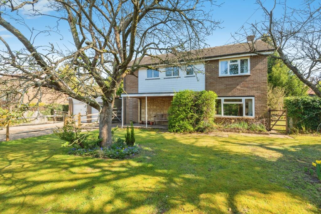 Main image of property: The Ridgeway, Fetcham, Leatherhead, Surrey, KT22