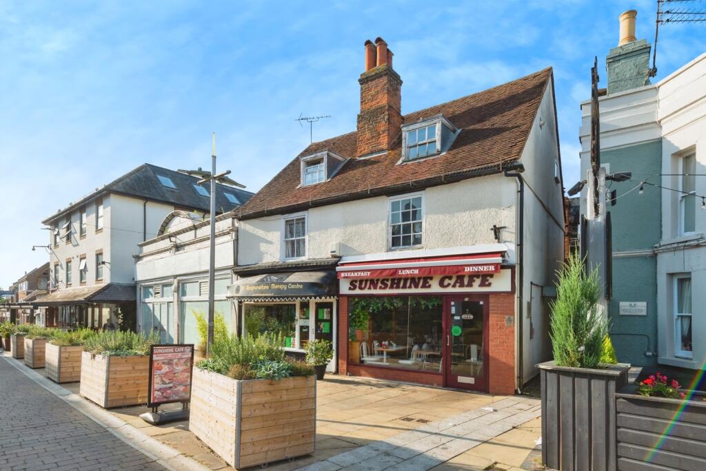Main image of property: High Street, Leatherhead, Surrey, KT22