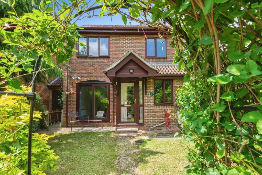 Main image of property: Elmer Mews, Fetcham, Leatherhead, Surrey, KT22