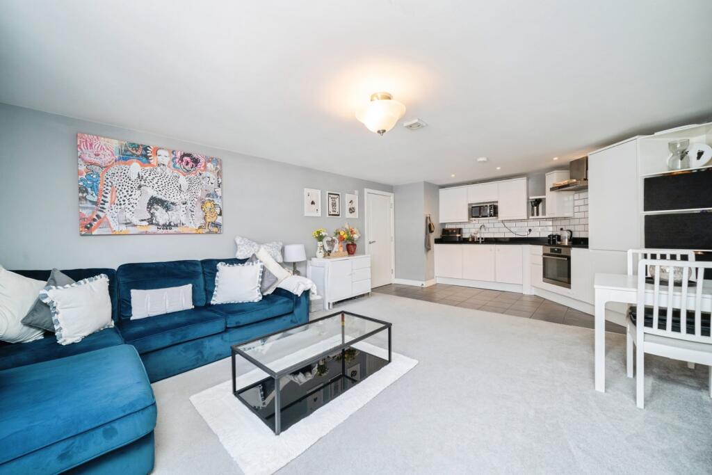 Main image of property: High Street, Leatherhead, Surrey, KT22