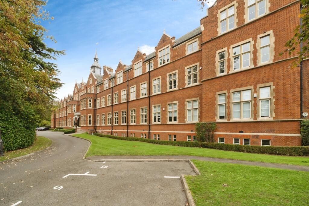 Main image of property: Lavender Close, Leatherhead, Surrey, KT22