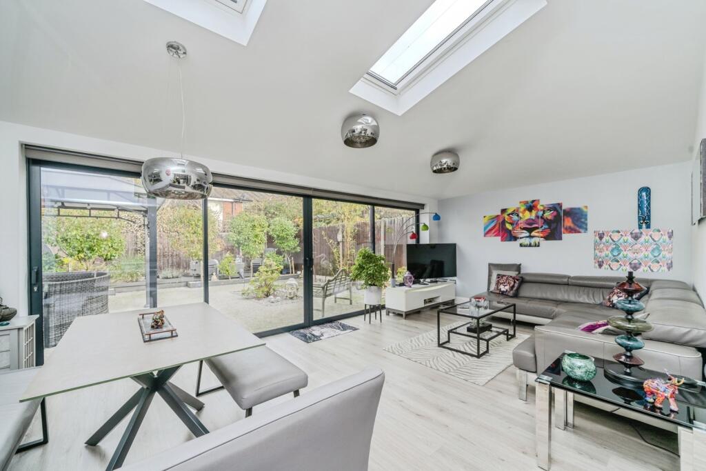 Main image of property: Barnett Close, Leatherhead, Surrey, KT22