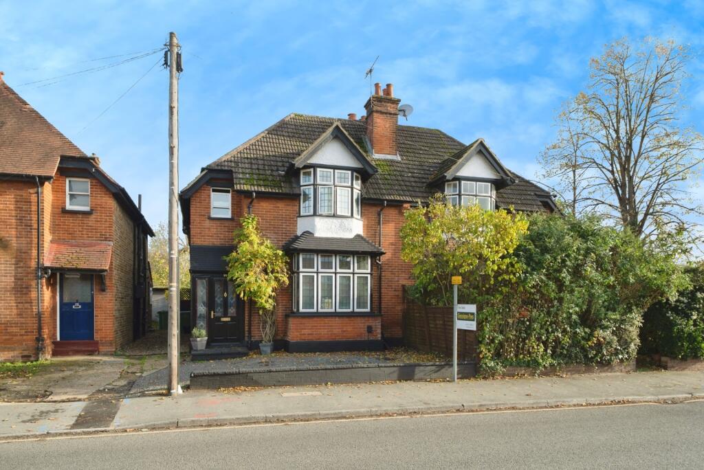 Main image of property: Kingston Road, Leatherhead, Surrey, KT22