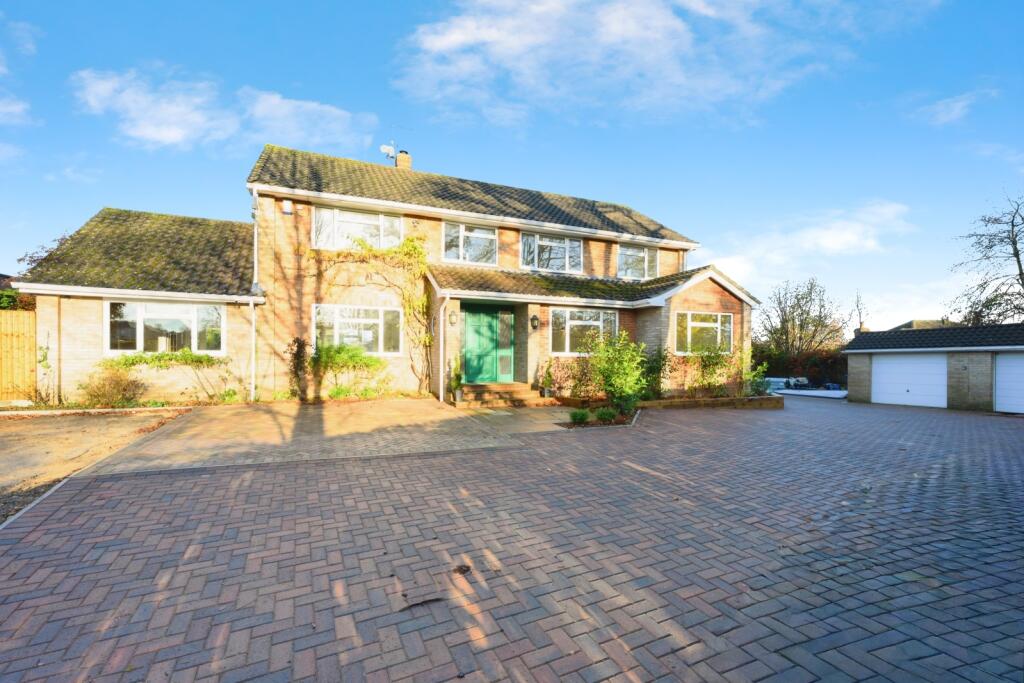 Main image of property: Kennel Close, Fetcham, Leatherhead, Surrey, KT22