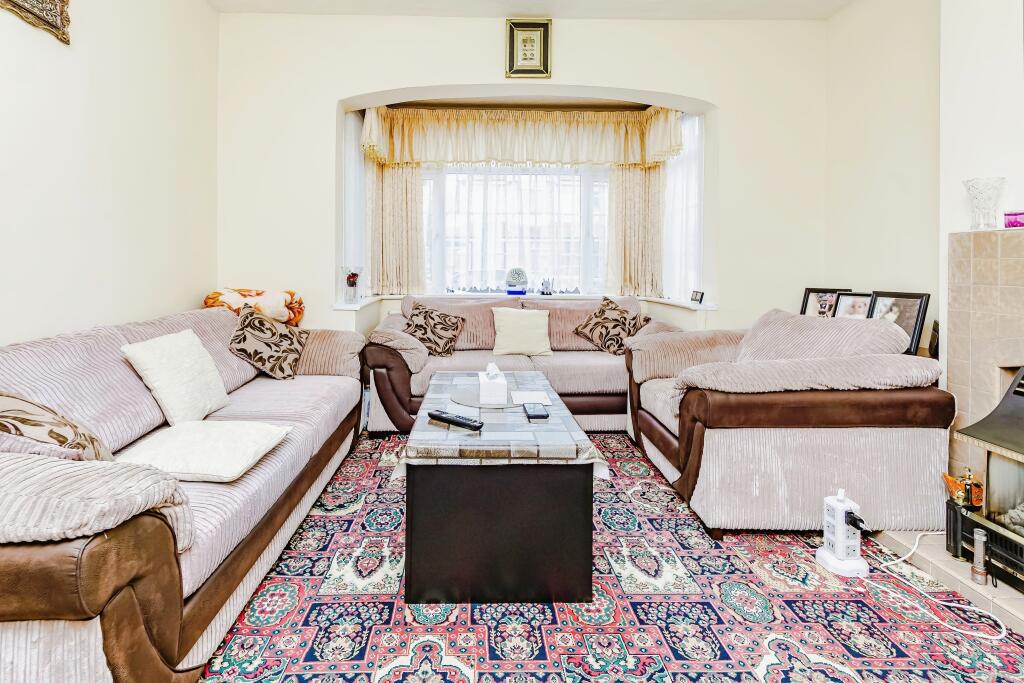 4 bedroom semidetached house for sale in Wharfedale Gardens, Thornton