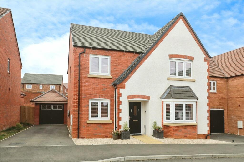 4 bedroom detached house for sale in Hibberd Road, ShipstononStour