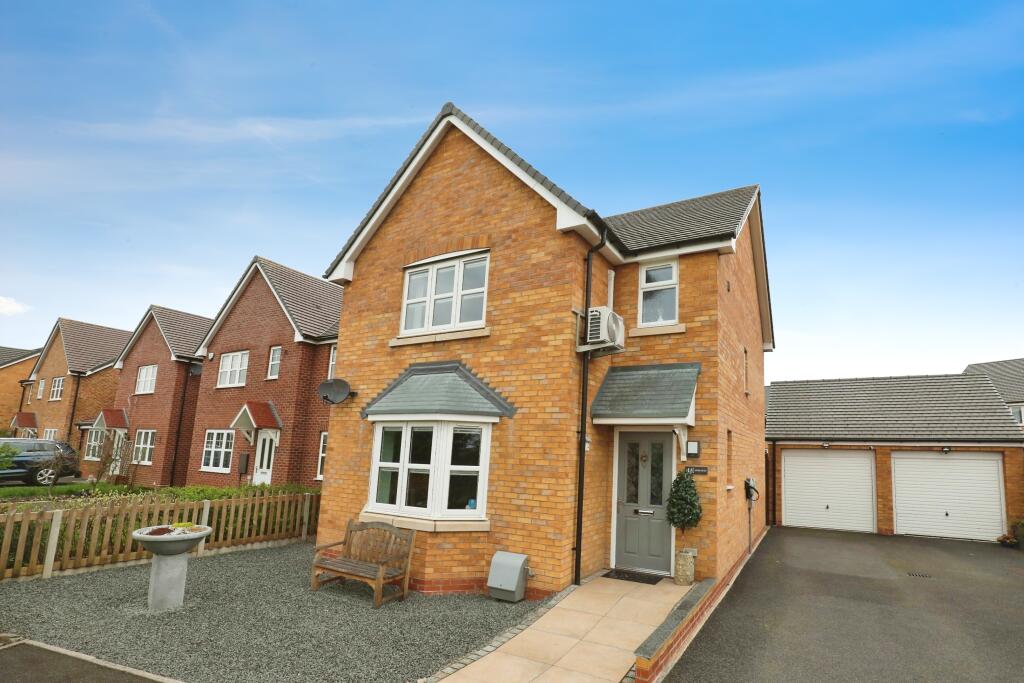 3 bedroom detached house for sale in Avon Way, Bidford On Avon