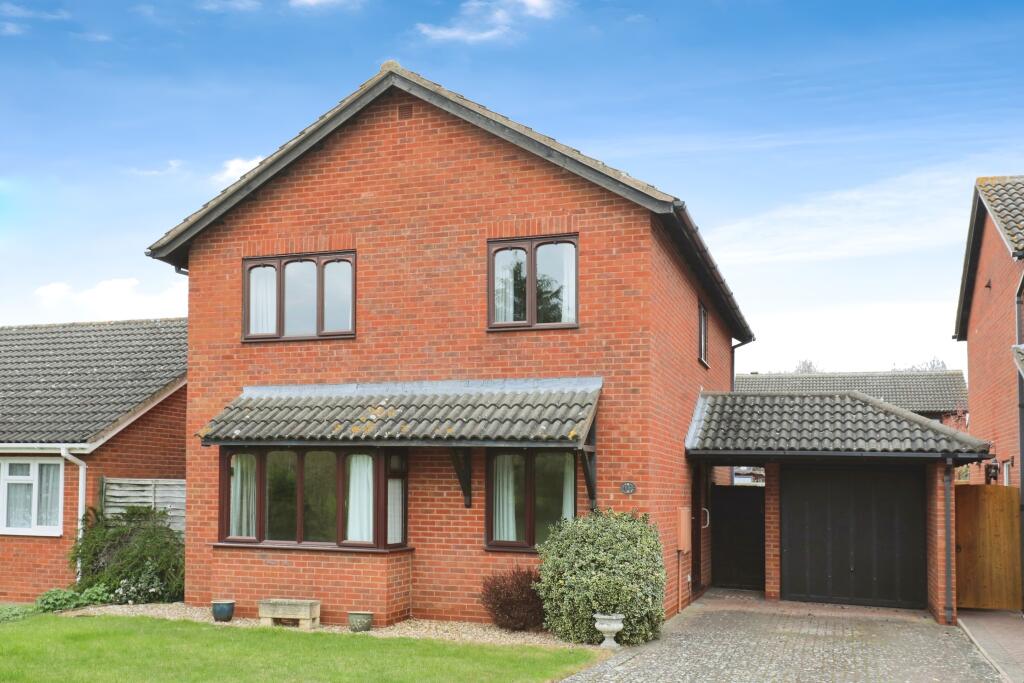 4 bedroom detached house for sale in Bridgetown Road, Stratfordupon