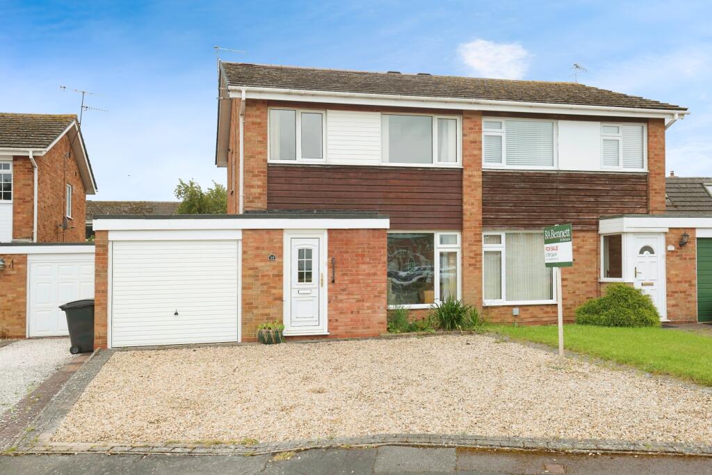 3 bedroom semidetached house for sale in Wessons Road, BidfordonAvon