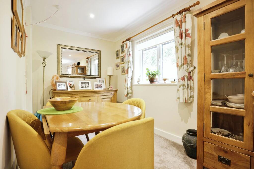 Additional property image - Knights Lane, Tiddington, Stratford-upon-Avon, Warwickshire, CV37
