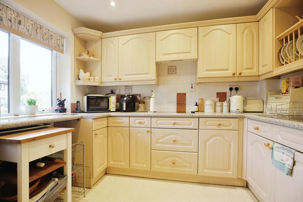 Additional property image - Knights Lane, Tiddington, Stratford-upon-Avon, Warwickshire, CV37