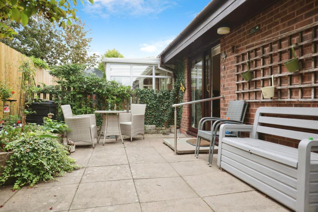 Additional property image - Knights Lane, Tiddington, Stratford-upon-Avon, Warwickshire, CV37