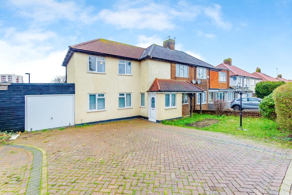 4 bedroom semidetached house for sale in Aldrich Crescent, New