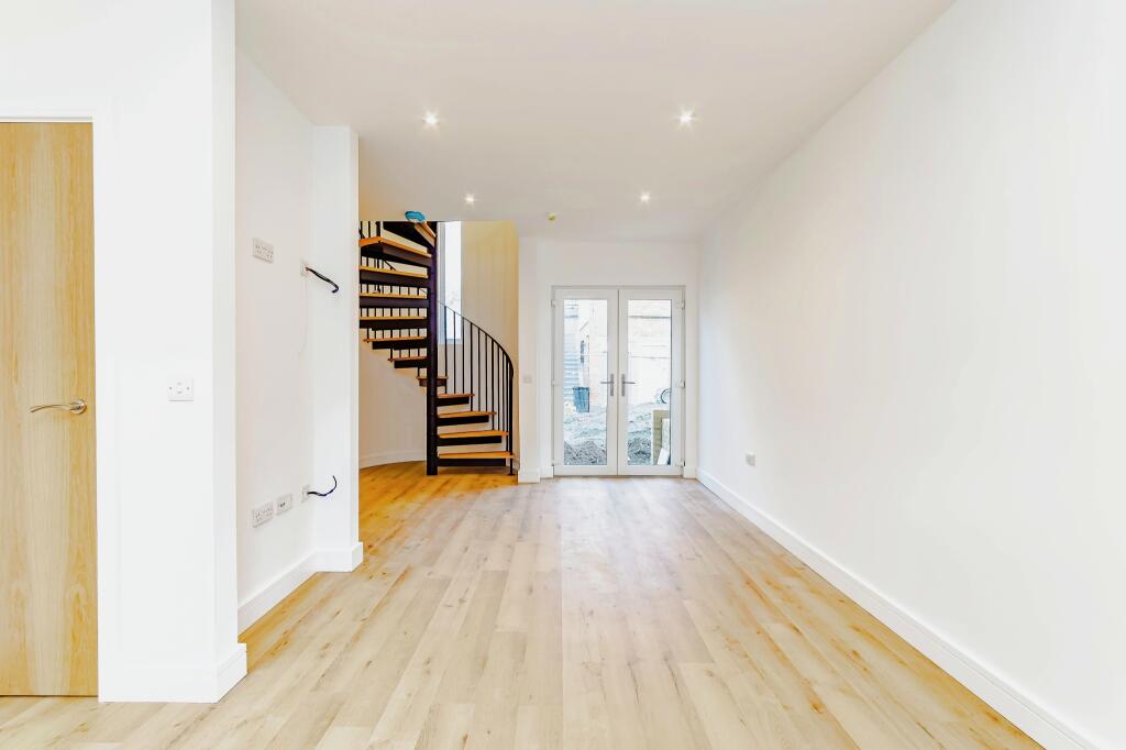 Additional property image - Goschen Mews, Addington Road, South Croydon, CR2