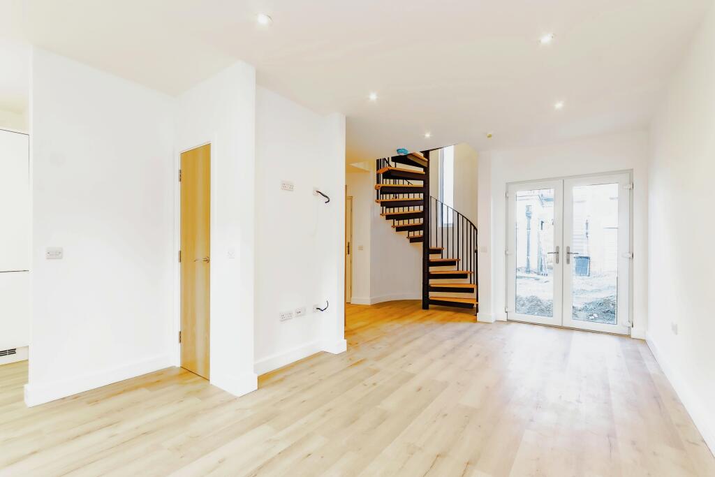 Additional property image - Goschen Mews, Addington Road, South Croydon, CR2