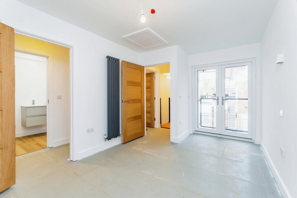 Additional property image - Goschen Mews, Addington Road, South Croydon, CR2