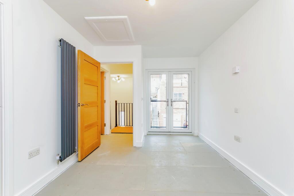 Additional property image - Goschen Mews, Addington Road, South Croydon, CR2