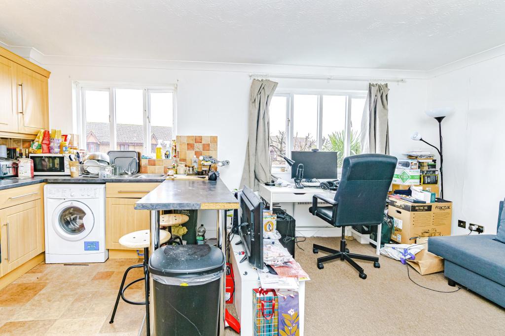 1 bedroom flat for sale in Marigold Way, Shirley Oaks Village, Croydon, CR0