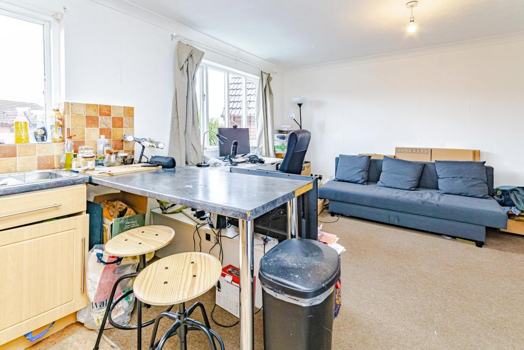 1 bedroom flat for sale in Marigold Way, Shirley Oaks Village, Croydon, CR0