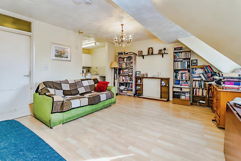 Studio flat for sale in Rectory Road, Beckenham, BR3