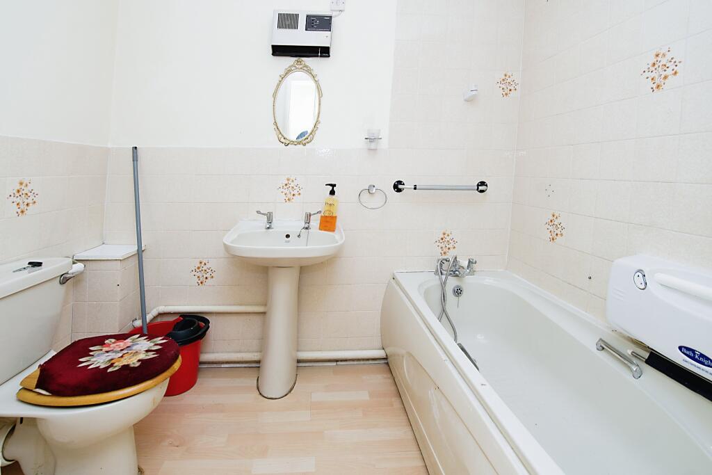 Studio flat for sale in Rectory Road, Beckenham, BR3