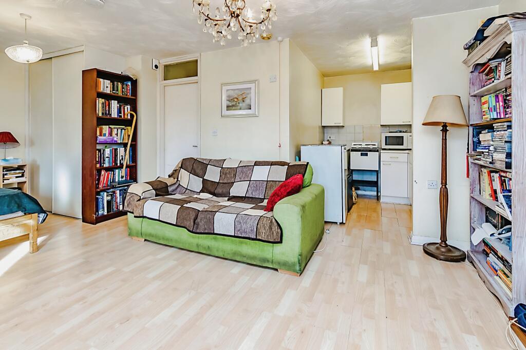 Studio flat for sale in Rectory Road, Beckenham, BR3