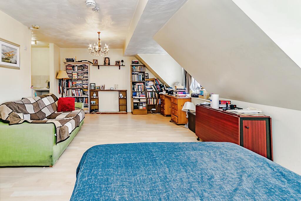 Studio flat for sale in Rectory Road, Beckenham, BR3