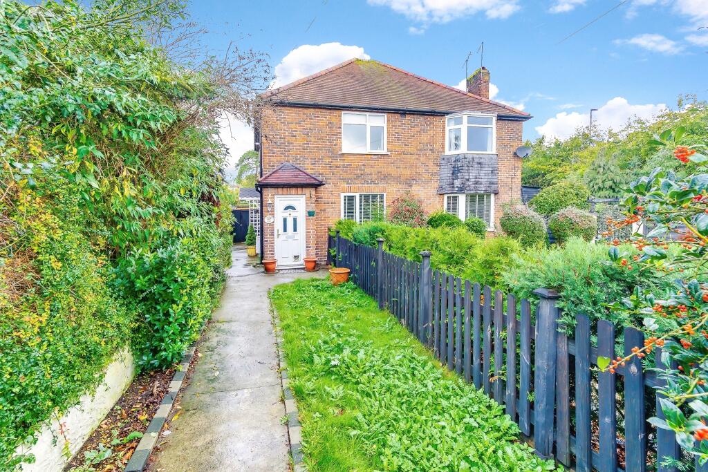 2 bedroom detached house for sale in Addington Road, West Wickham, BR4