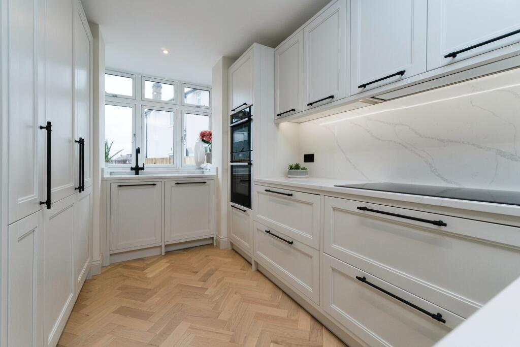 Additional property image - Tower View, Croydon, CR0