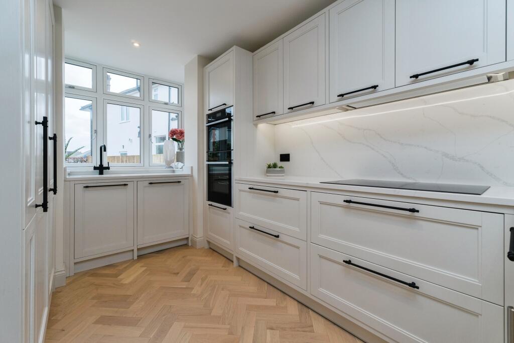 Additional property image - Tower View, Croydon, CR0