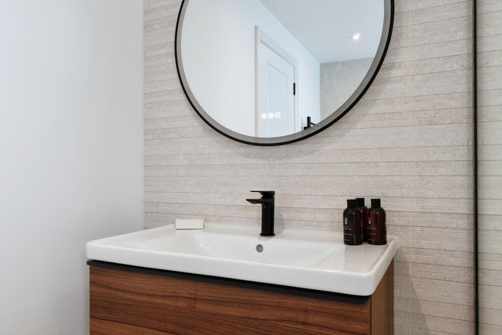 Additional property image - Tower View, Croydon, CR0