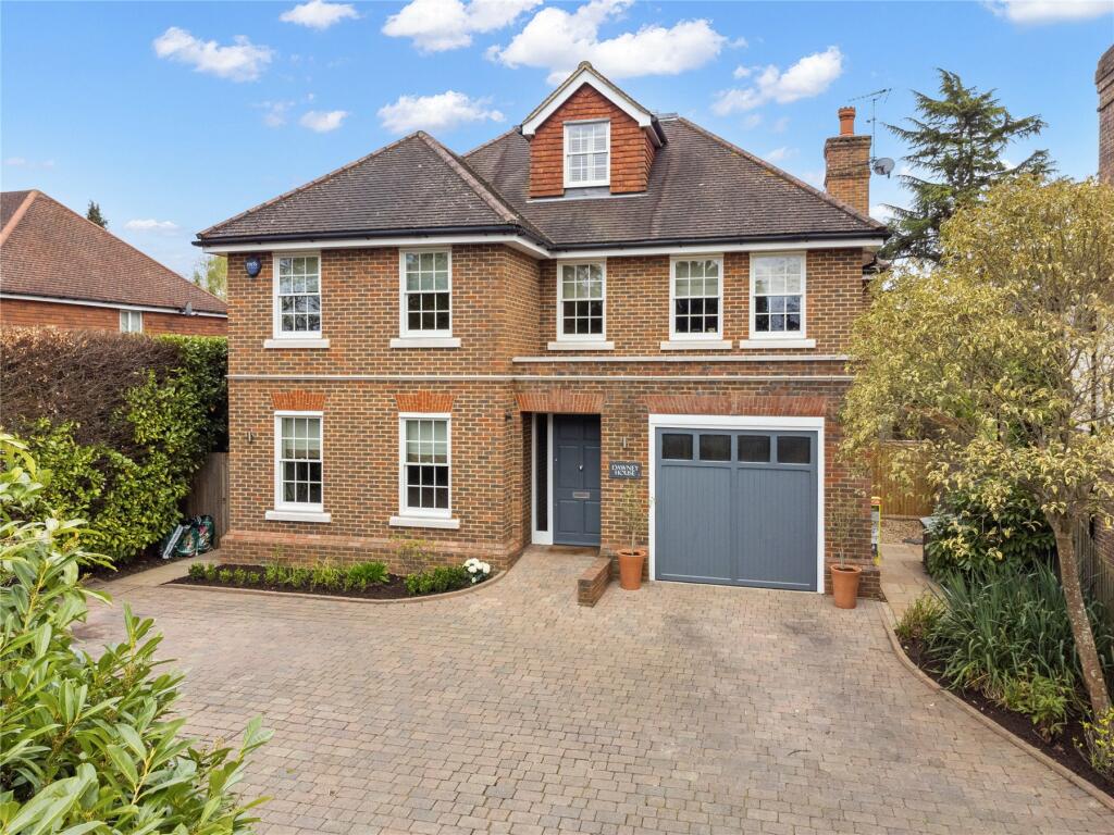 5 bedroom detached house for sale in Fairmile Lane, Cobham, Surrey, KT11