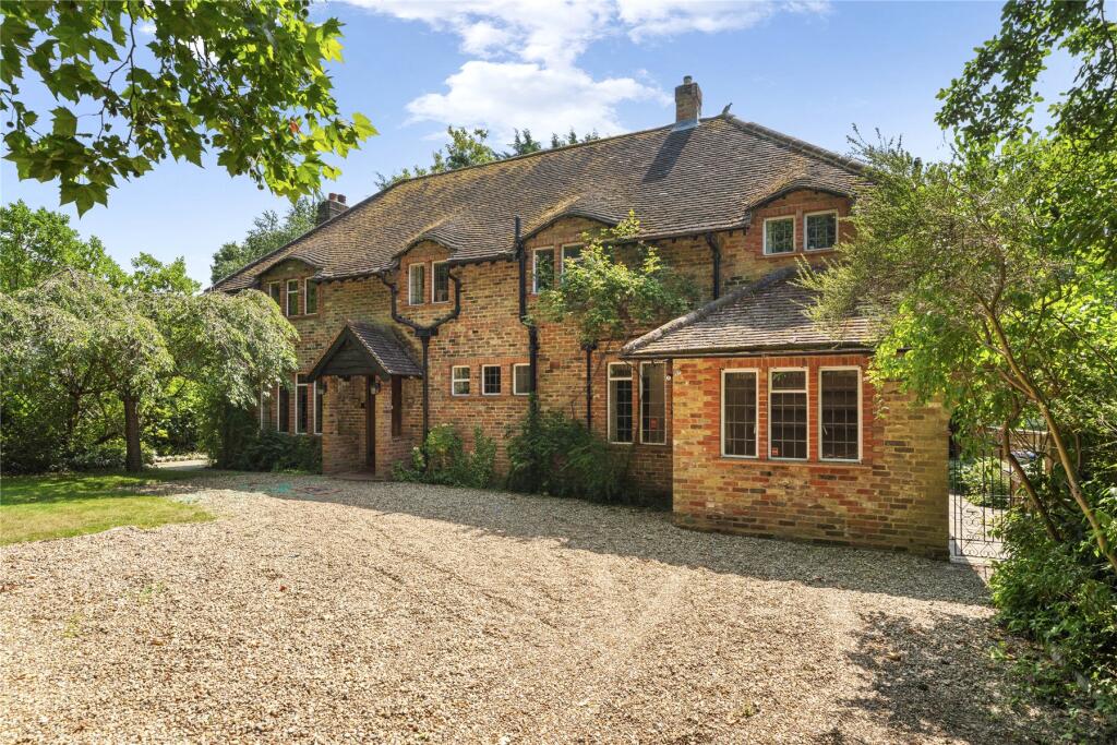 Main image of property: The Chase, Oxshott, Leatherhead, Surrey, KT22