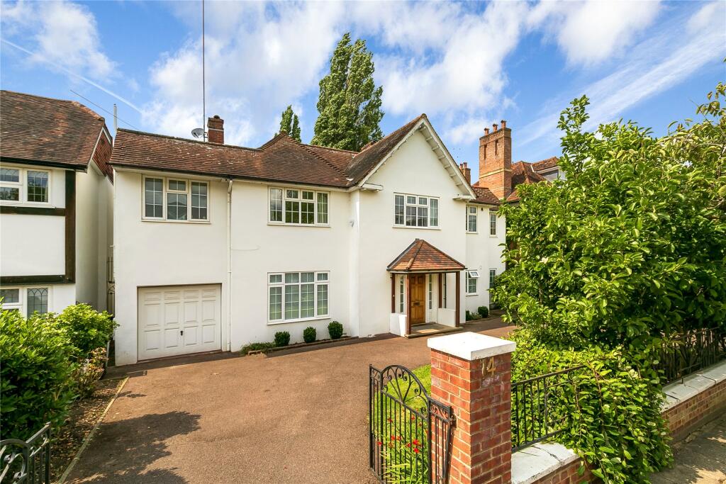 Main image of property: Roedean Crescent, London, SW15