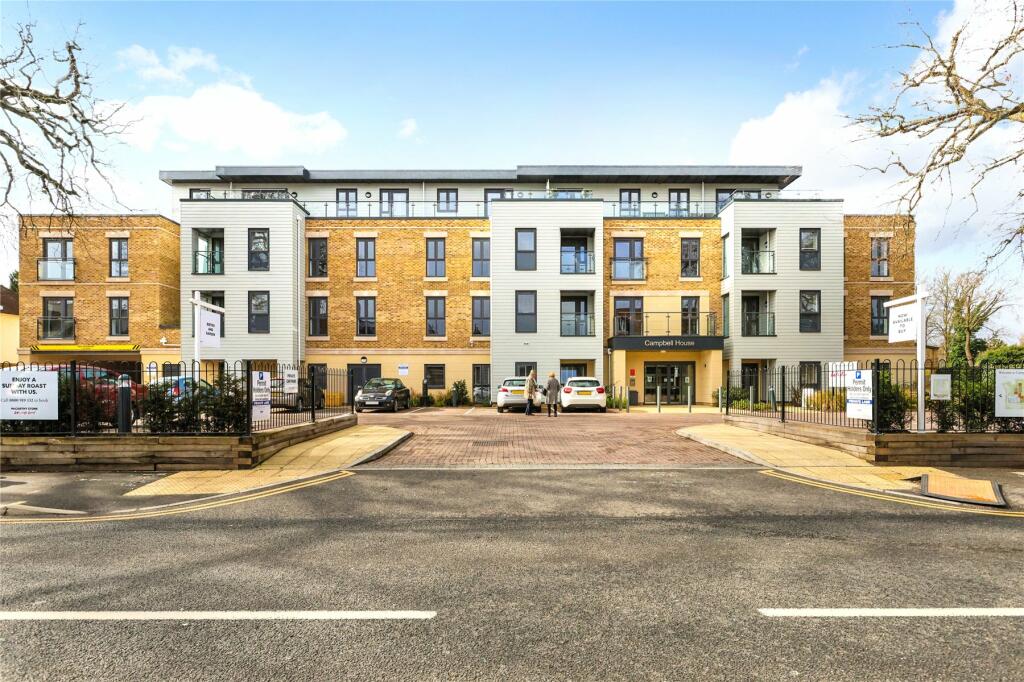 2 bedroom flat for sale in Queens Road, Weybridge, Surrey, KT13
