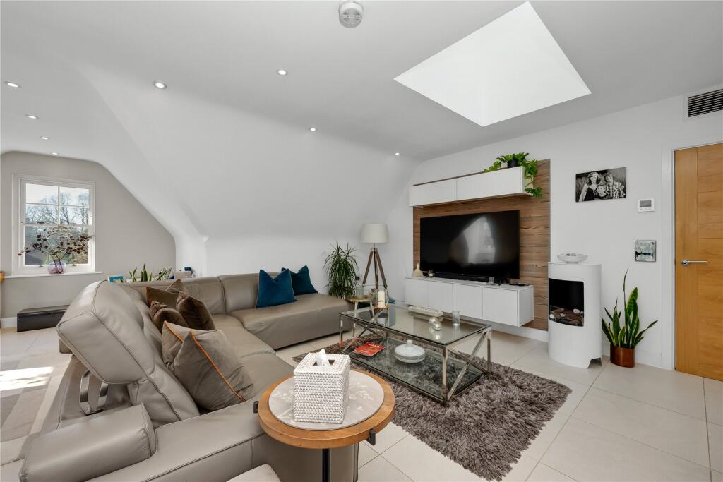 Main image of property: Oatlands Chase, Weybridge, Surrey, KT13