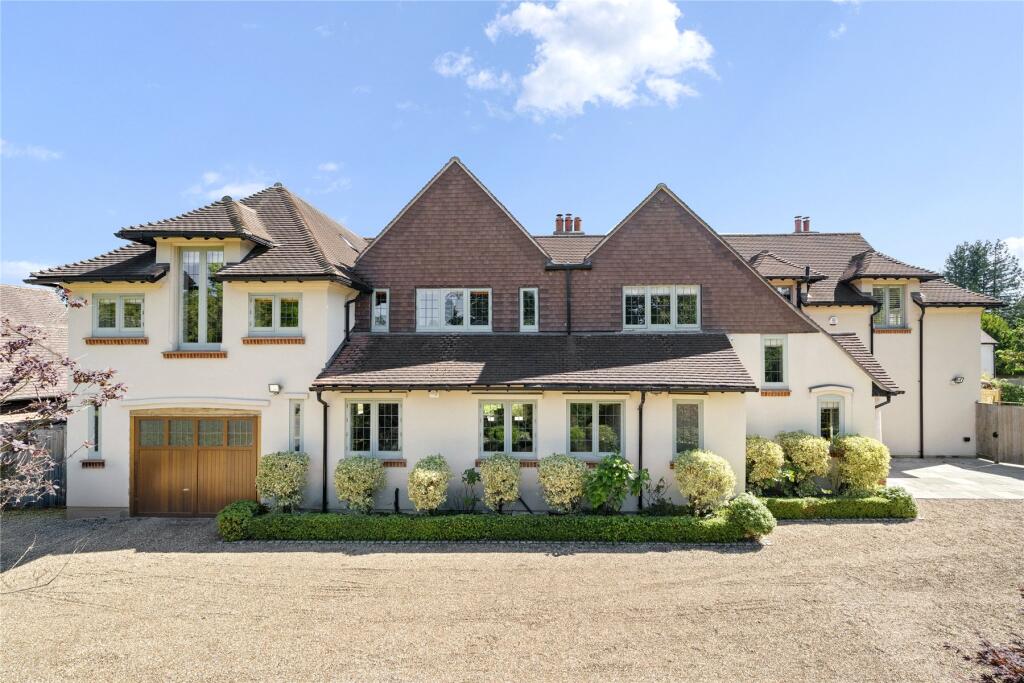 Main image of property: Oatlands Close, Weybridge, Surrey, KT13