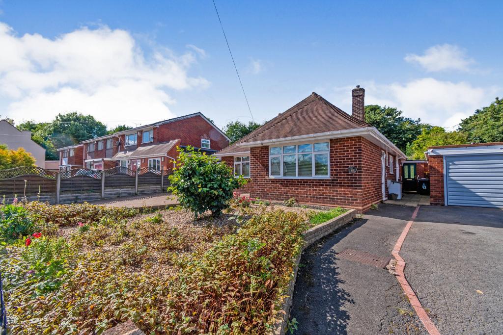2 bedroom bungalow for sale in Pooles Lane, Willenhall, WV12