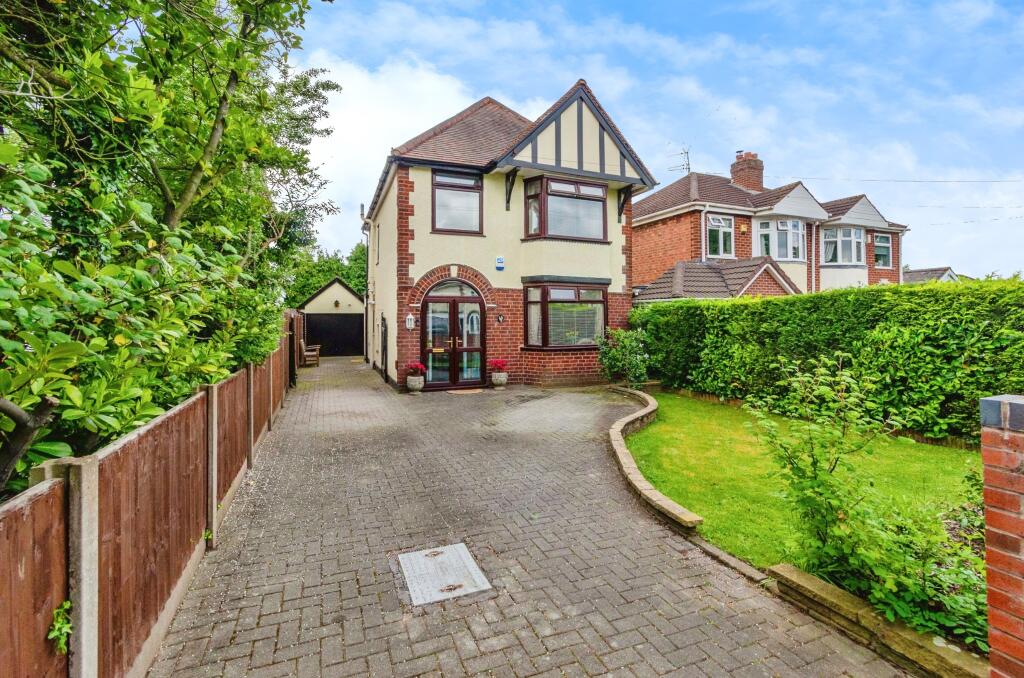 3 bedroom detached house for sale in Broad Lane South, Wednesfield