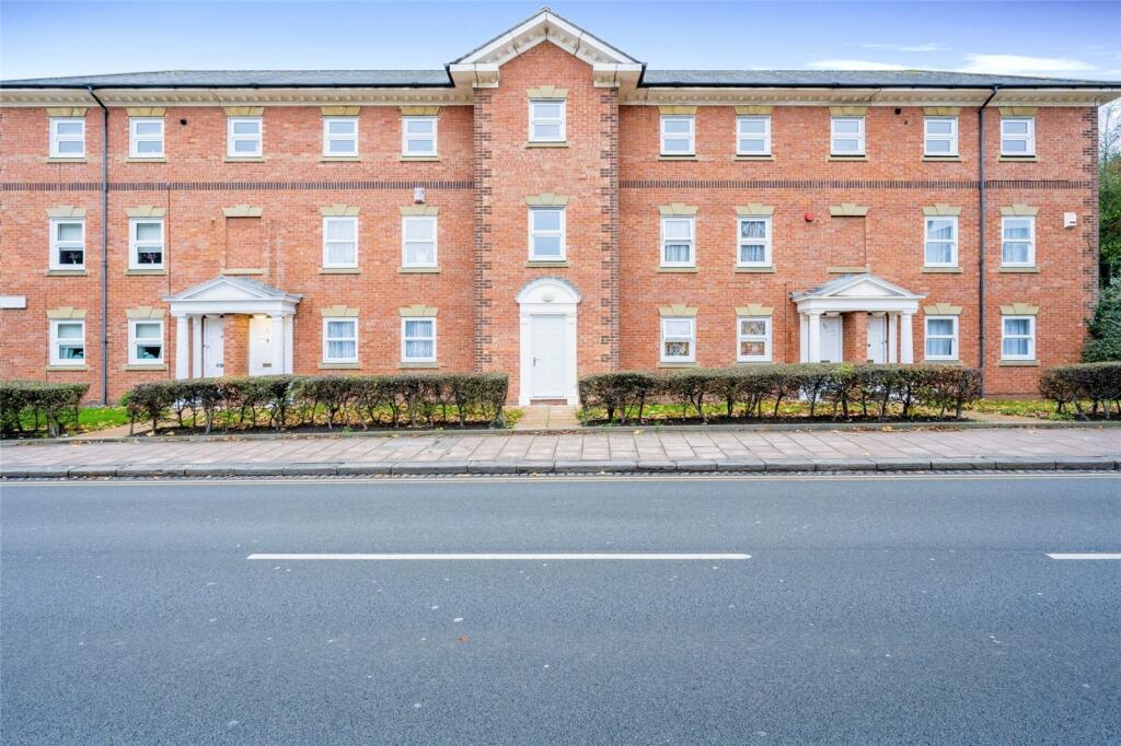 2 bedroom flat for sale in Ashburnham Road, Bedford, Bedfordshire, MK40