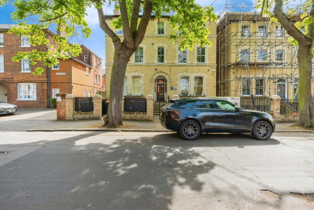 Main image of property: The Crescent, Bedford, Bedfordshire, MK40