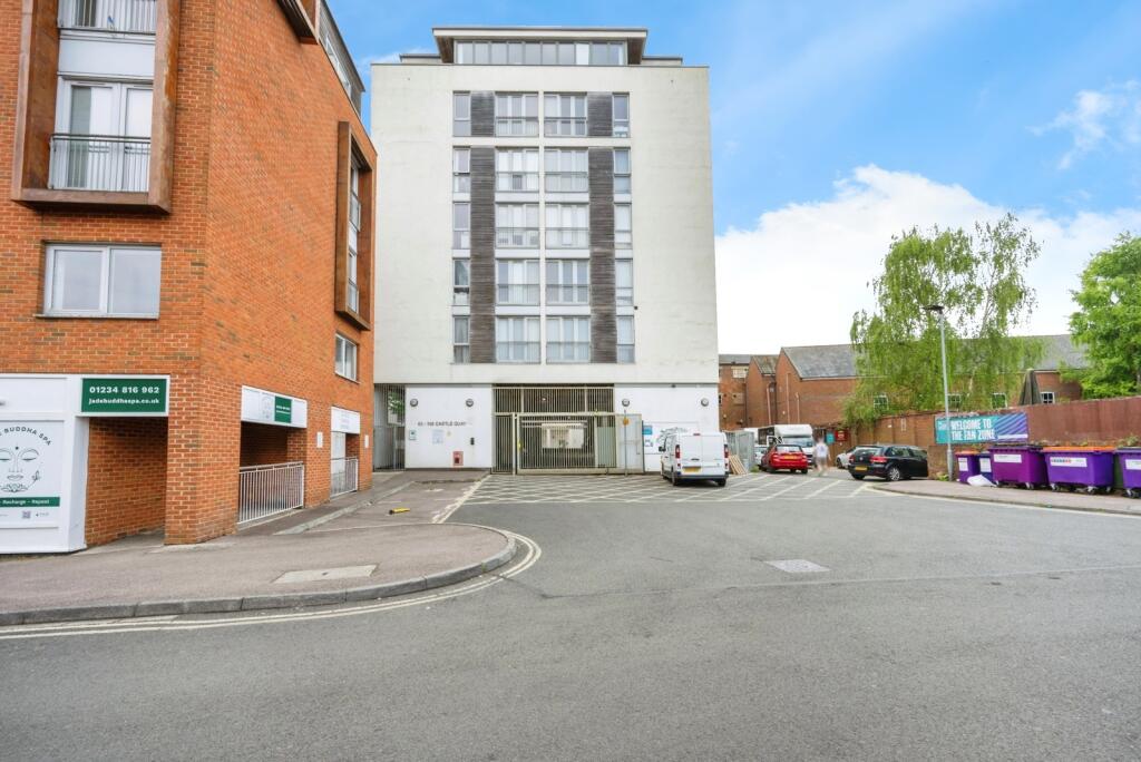 Main image of property: Castle Lane, BEDFORD, Bedfordshire, MK40