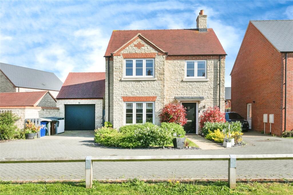 Main image of property: Kingston Drive, Bicester, Oxfordshire, OX26