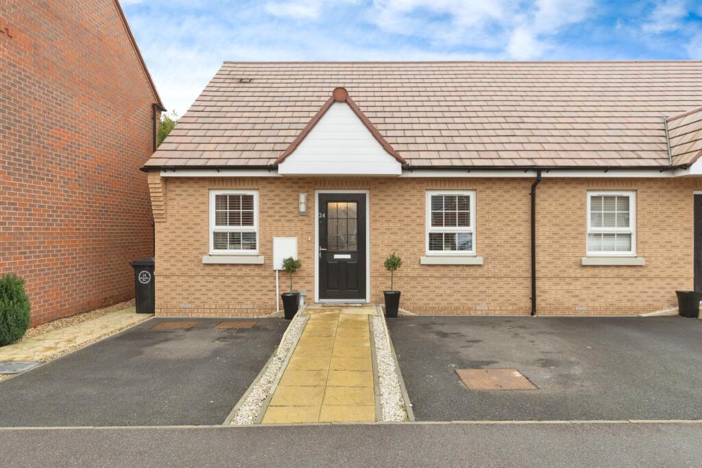 2 bedroom bungalow for sale in Merryweather Grove, Langford