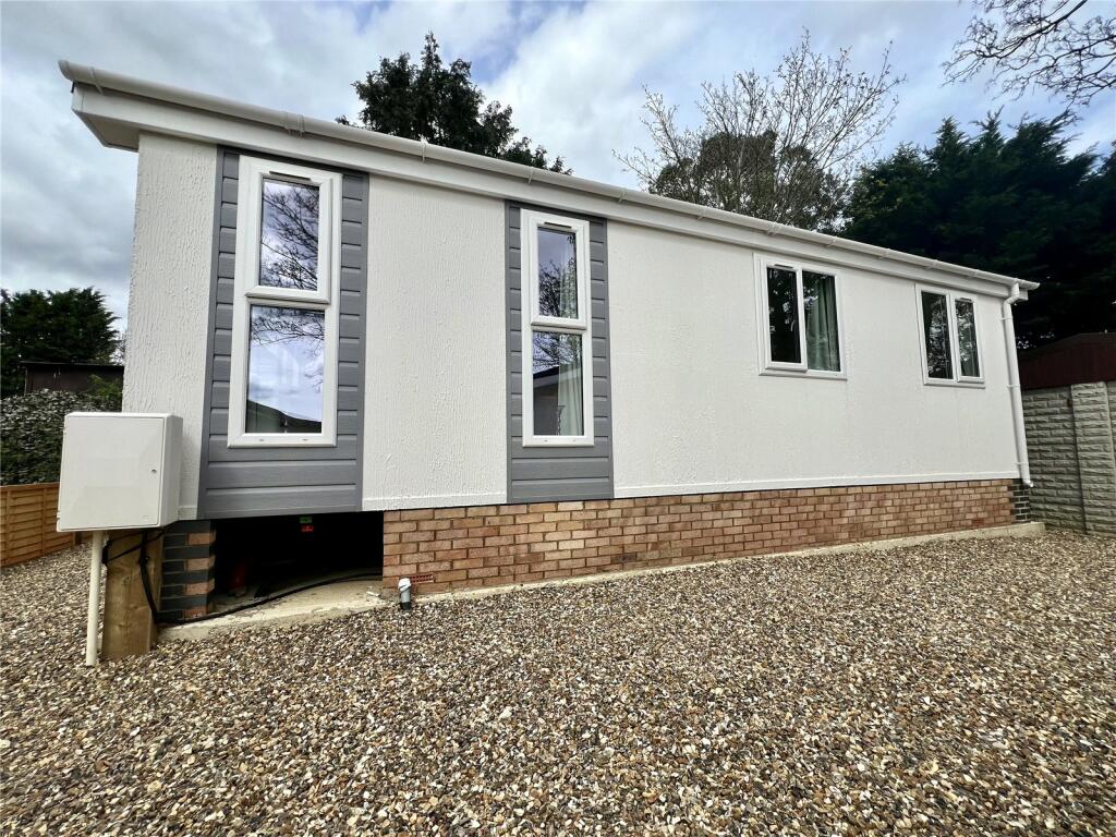 2 bedroom detached house for sale in Manor Court, Stratton Park