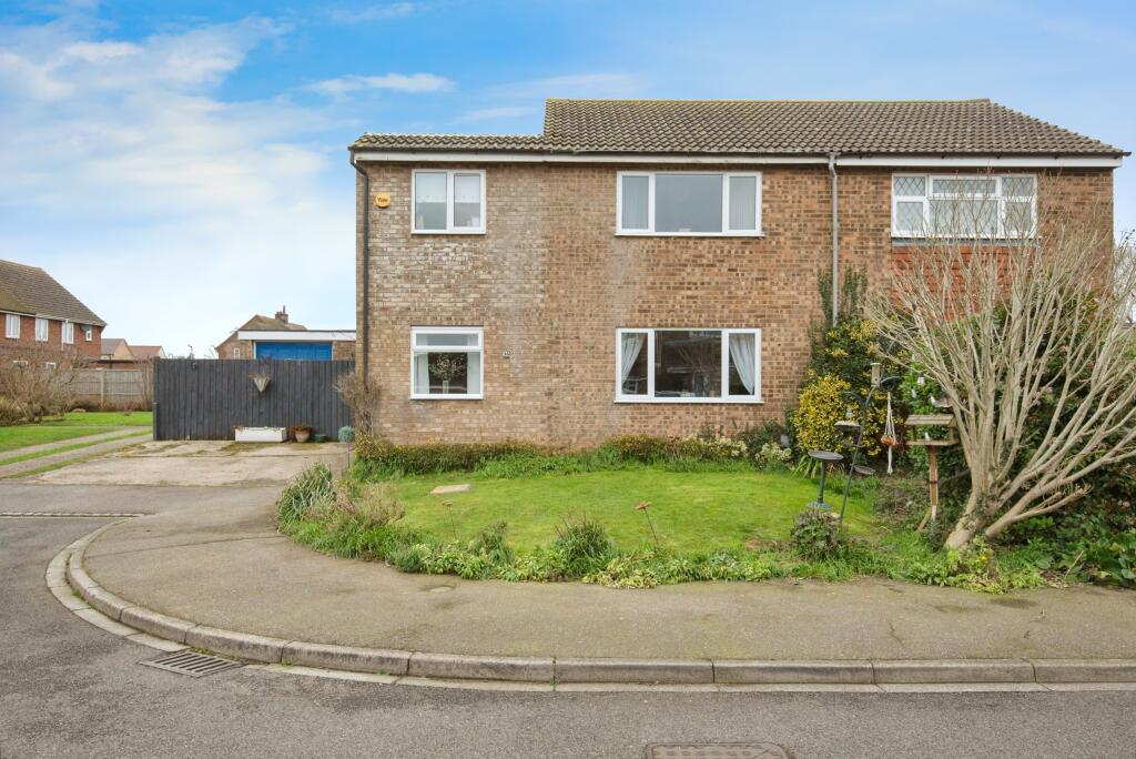 4 bedroom semi-detached house