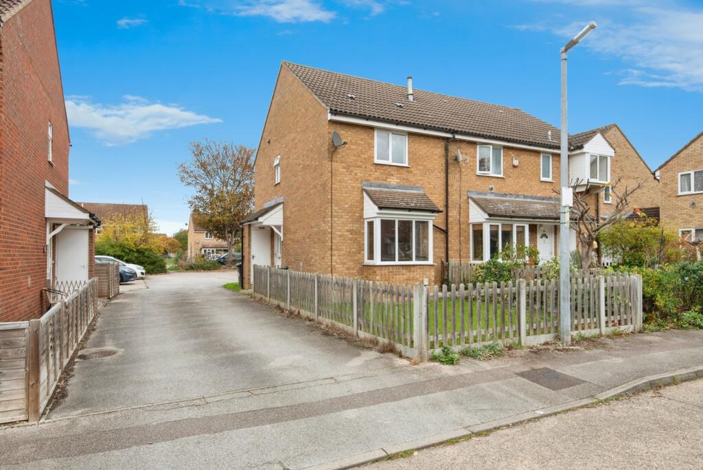Main image of property: Hawesmere Close, Biggleswade, Bedfordshire, SG18